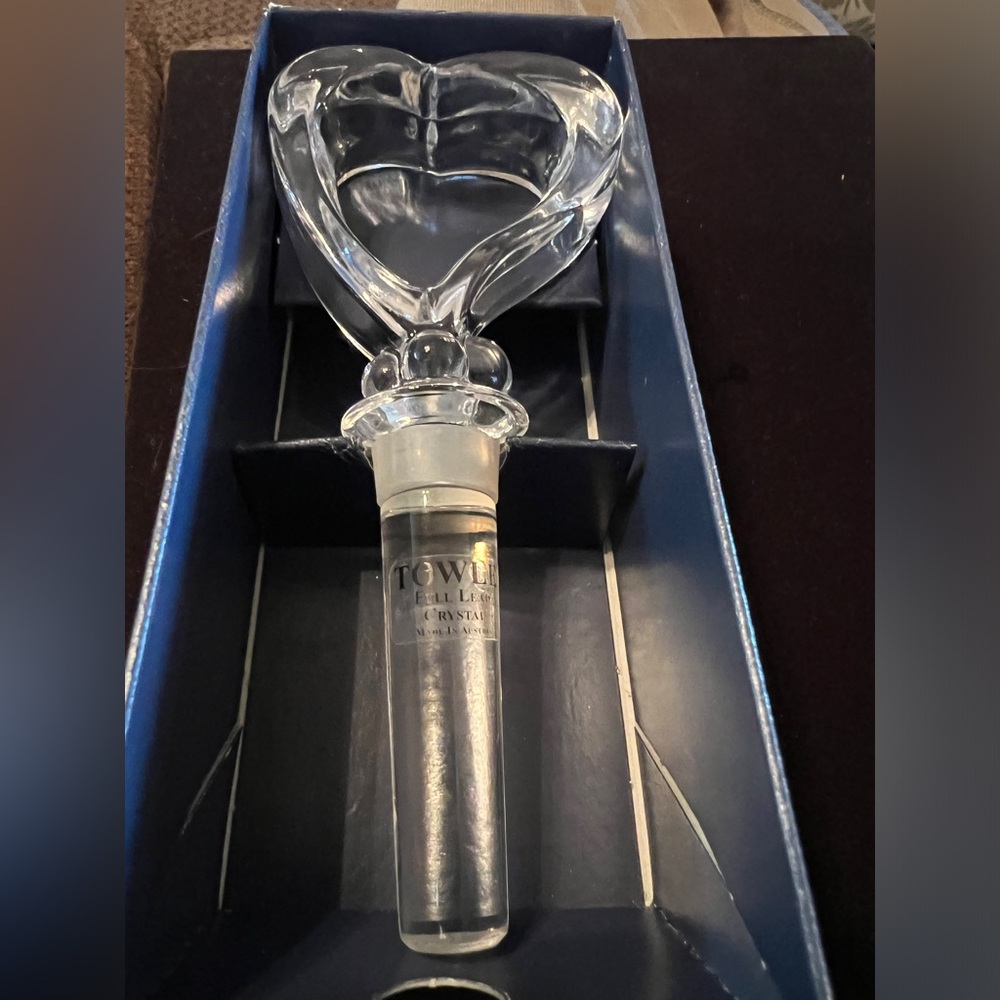 Towle Full Lead Clear Austrian Crystal Open Heart Shape Wine Bottle Stopper